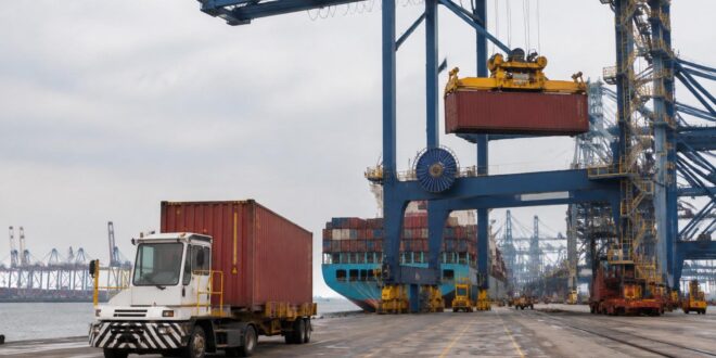 Port Material Handling Equipment Guide: Container Terminal Machines and Solutions